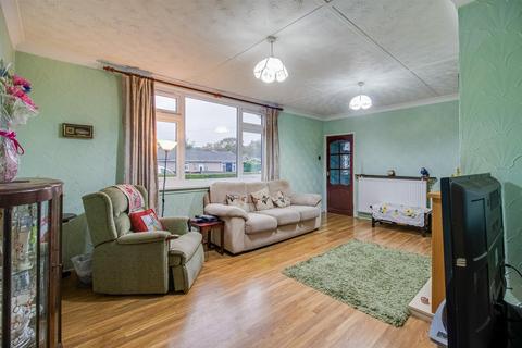 4 Eagle Grove, Wakefield, WF2 9LL