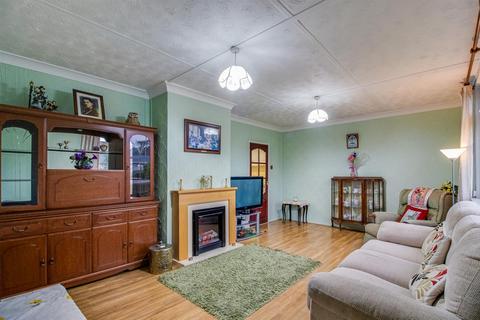 4 Eagle Grove, Wakefield, WF2 9LL