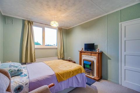 4 Eagle Grove, Wakefield, WF2 9LL