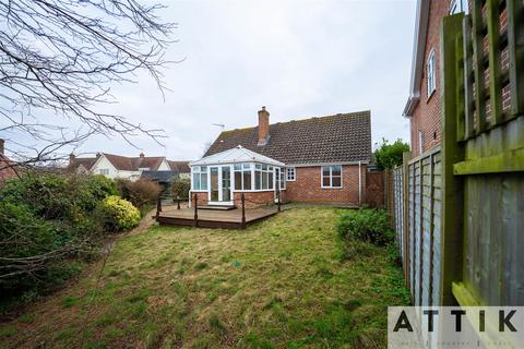 3 bedroom detached bungalow for sale, Newby Close, Halesworth