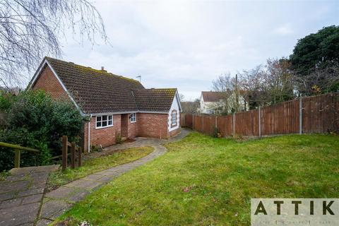 3 bedroom detached bungalow for sale, Newby Close, Halesworth