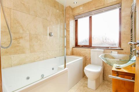 3 bedroom detached house for sale, Newton Court, Wakefield WF1