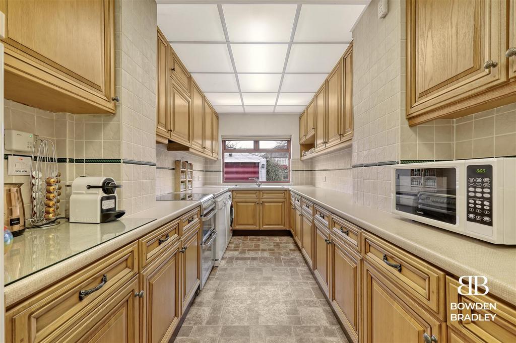 Kitchen/ Breakfast Room