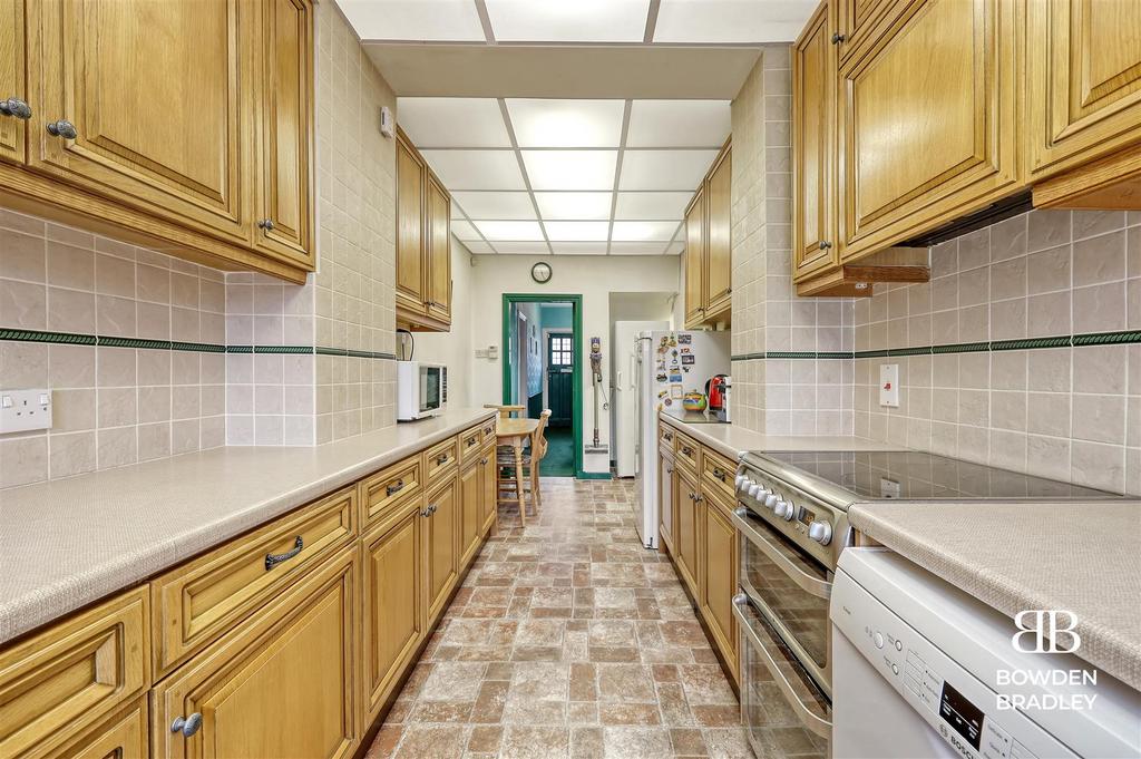 Kitchen/ Breakfast Room