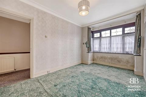 39 Clinton Crescent, Ilford, IG6 3AH