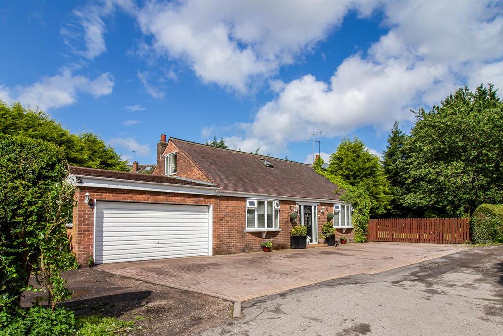 Brandy Carr Road, Wakefield WF2 4 bed detached bungalow for sale £450,000