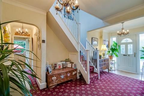 110 Brandy Carr Road, Kirkhamgate, Wakefield, WF2 0RJ