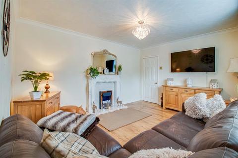 110 Brandy Carr Road, Kirkhamgate, Wakefield, WF2 0RJ
