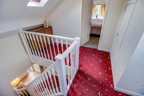 110 Brandy Carr Road, Kirkhamgate, Wakefield, WF2 0RJ