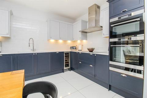 4 bedroom detached house for sale, School Lane, Wakefield WF2