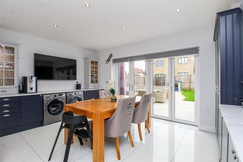 4 bedroom detached house for sale, School Lane, Wakefield WF2