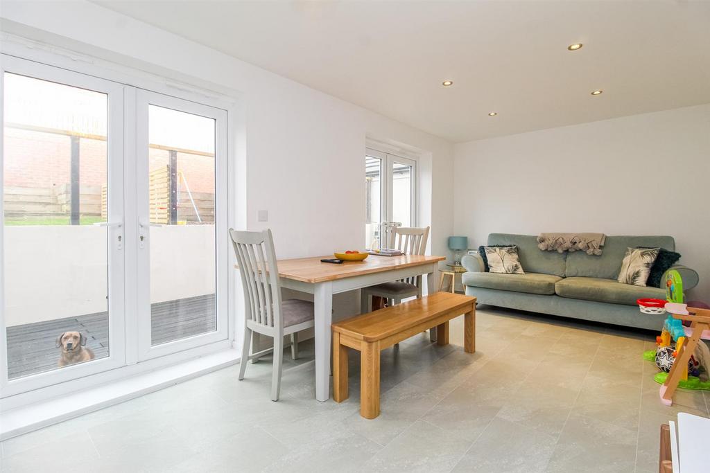 Kitchen dining room