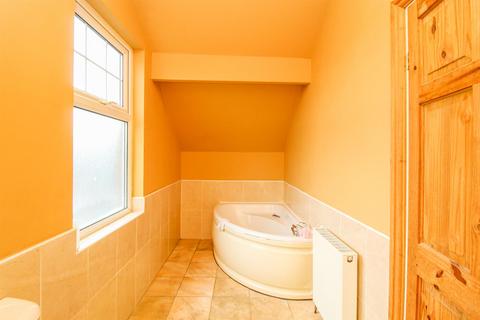 3 Stanhope Grove, Thorpe, Wakefield, WF3 3DW