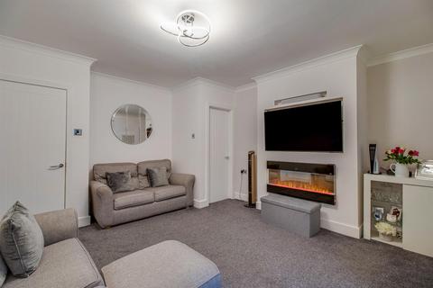 5 Dodworth Drive, Wakefield, WF2 7EY