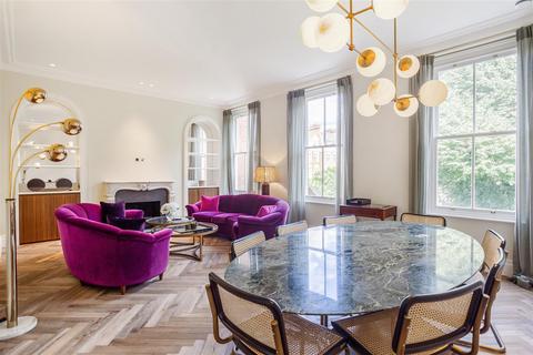 Lennox Gardens, Knightsbridge, SW1X