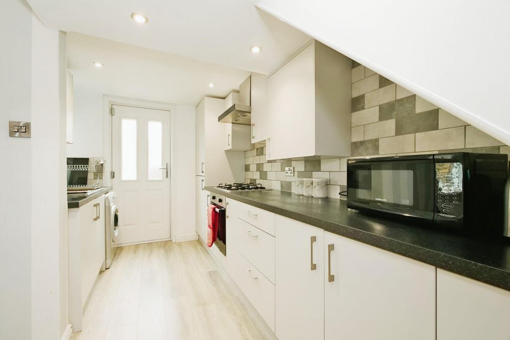 Bilton Lane, Harrogate, HG1 3DP 4 bed terraced house for sale £260,000