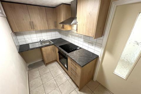 1 bedroom apartment to rent, Stourbridge Road, Halesowen, West Midlands