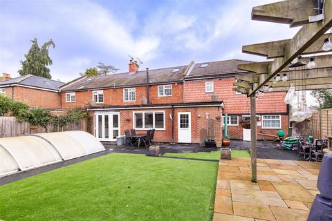 5 bedroom semi-detached house for sale - Coopersale Street, Epping