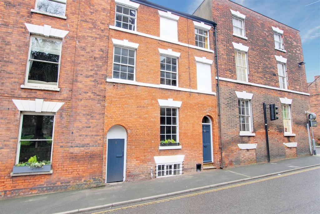 Upgate, Louth LN11 4 bed terraced house for sale £295,000