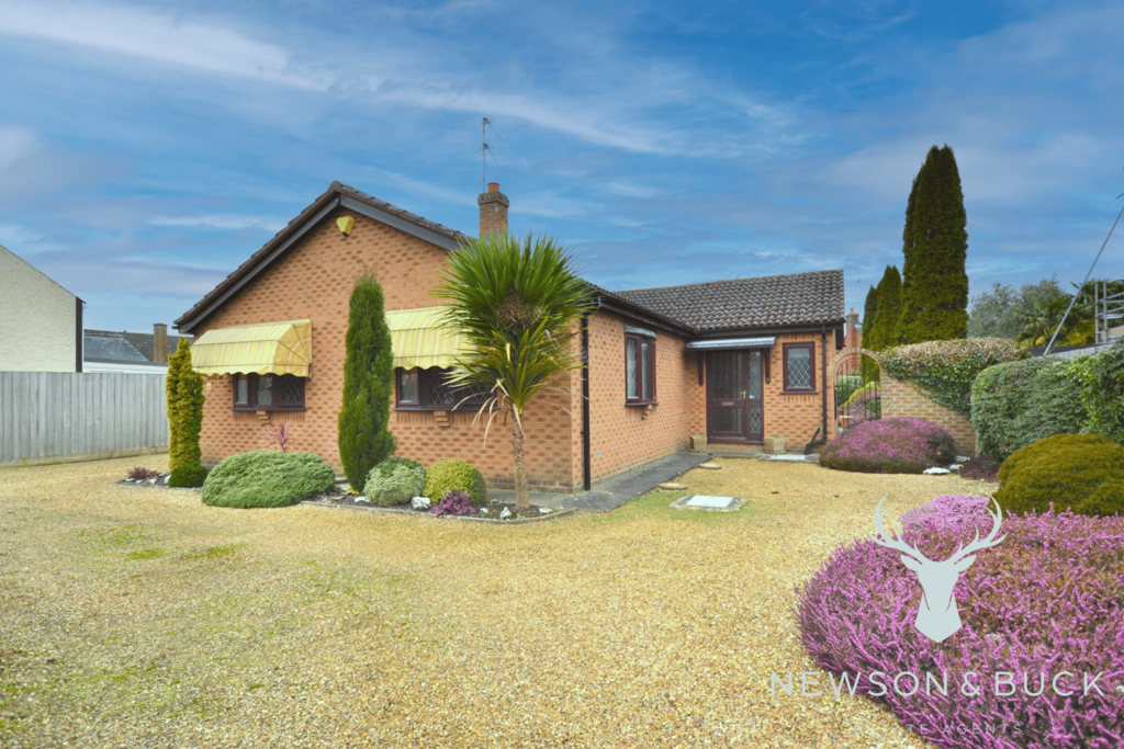 Sutton Road, King's Lynn PE34 3 bed detached bungalow - £225,000