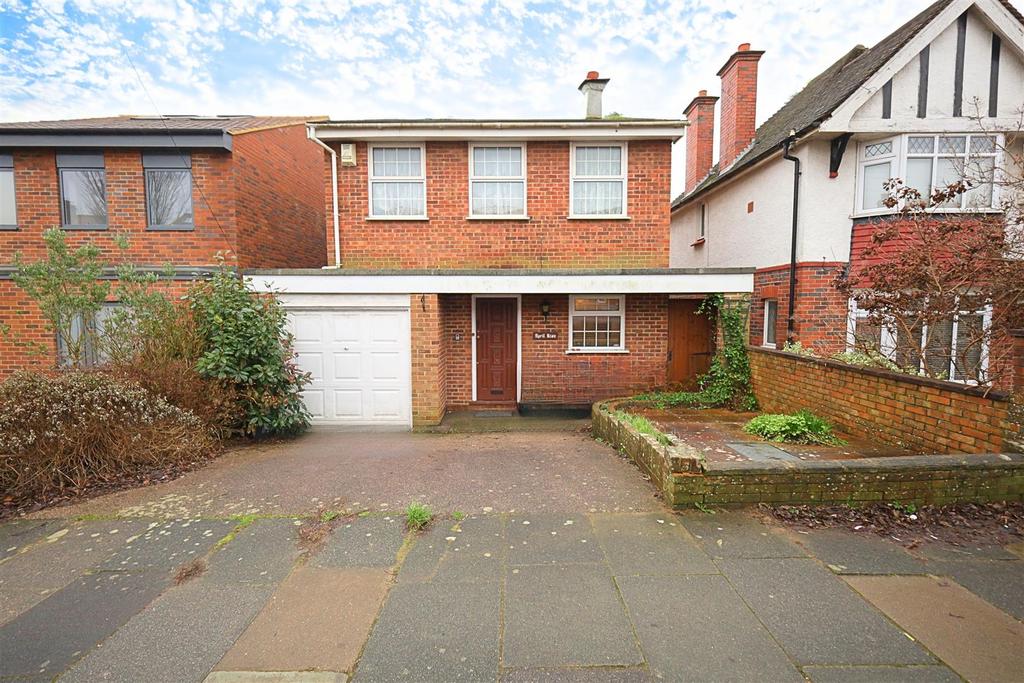 Cranmer Avenue, Hove 3 bed detached house for sale £600,000