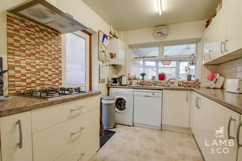 3 bedroom detached house for sale, St. Marys Road, Colchester CO7