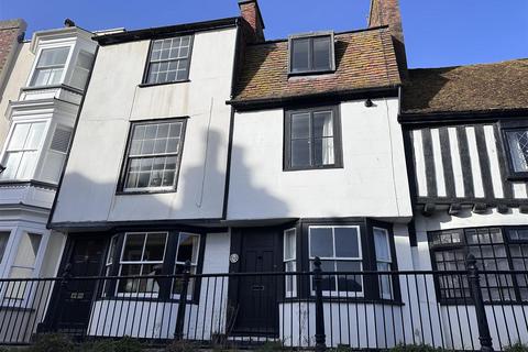 3 bedroom terraced house to rent, High Street, Hastings