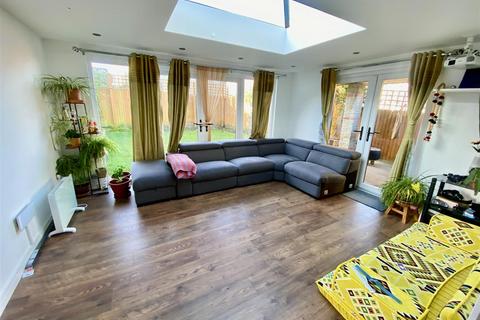 33 Cob Hill, Purton, Swindon, SN5 4FR