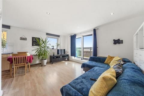 2 bedroom apartment for sale, Inverness Mews, North Woolwich E16