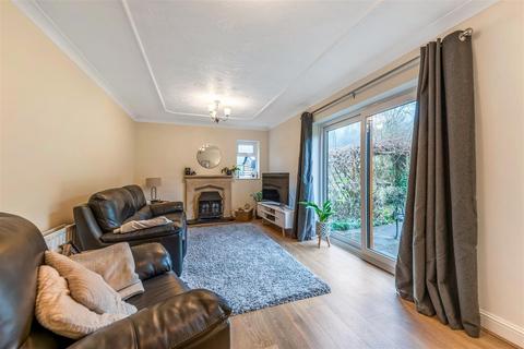 3 bedroom detached house for sale - Rhododendron Avenue, Meopham, Gravesend