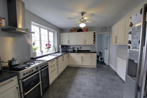 6 bedroom semi-detached house for sale, Main Road, Harwich CO12