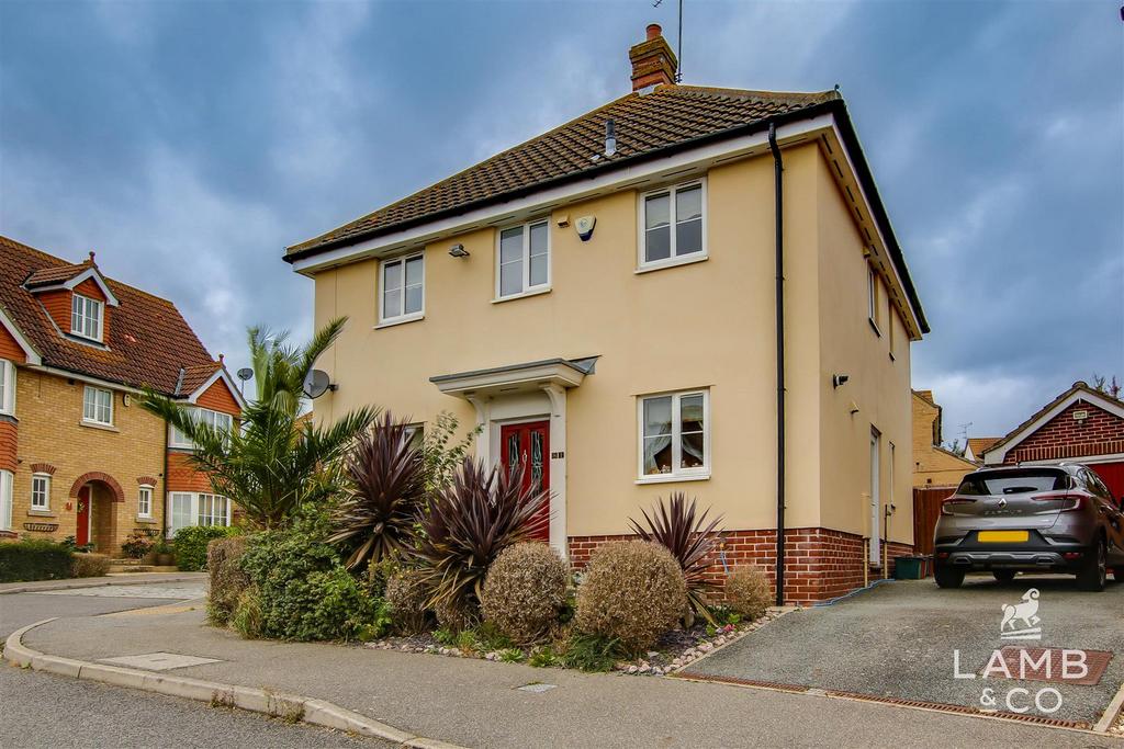 Gravel Hill Way, Harwich CO12 3 bed detached house £300,000