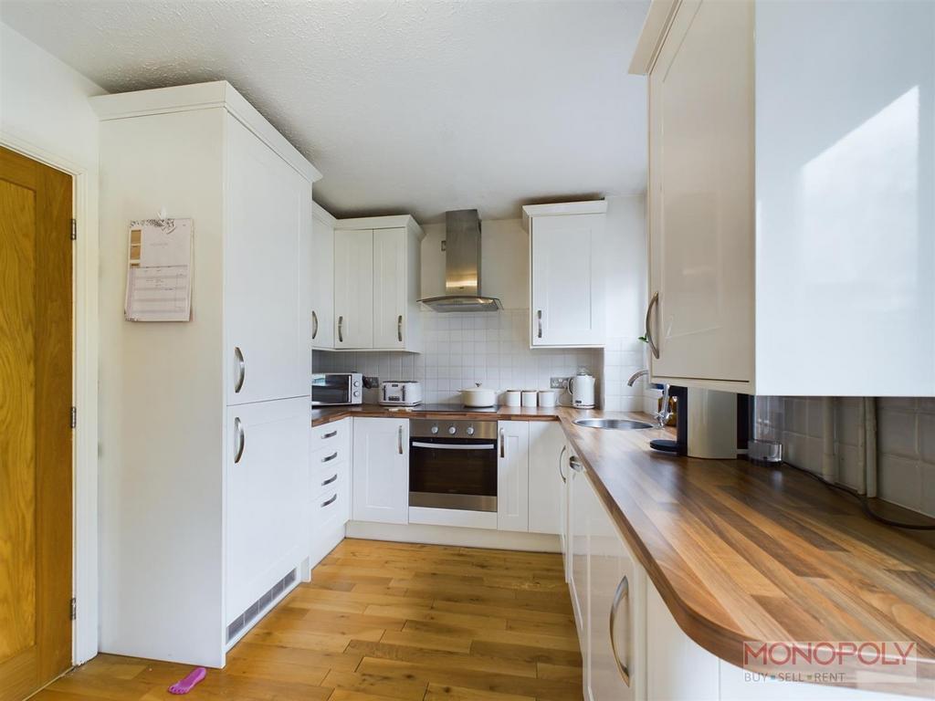 Burton Rise, Gresford, Wrexham 2 bed semidetached house £220,000