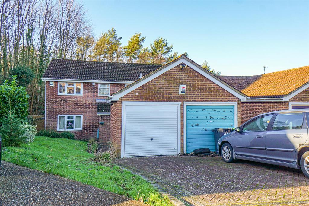 The Suttons, St. LeonardsOnSea 4 bed detached house for sale £475,000