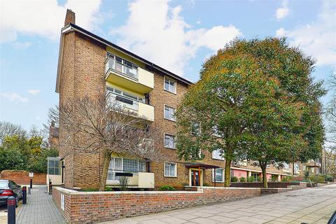 Studio to rent, Abercorn Place, St Johns Wood NW8