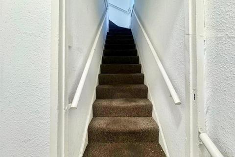 1 bedroom in a house share to rent, Watling Avenue, Edgware