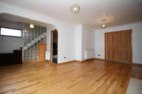 1 Briar Gardens, Whitburn, Bathgate, EH47 8LT