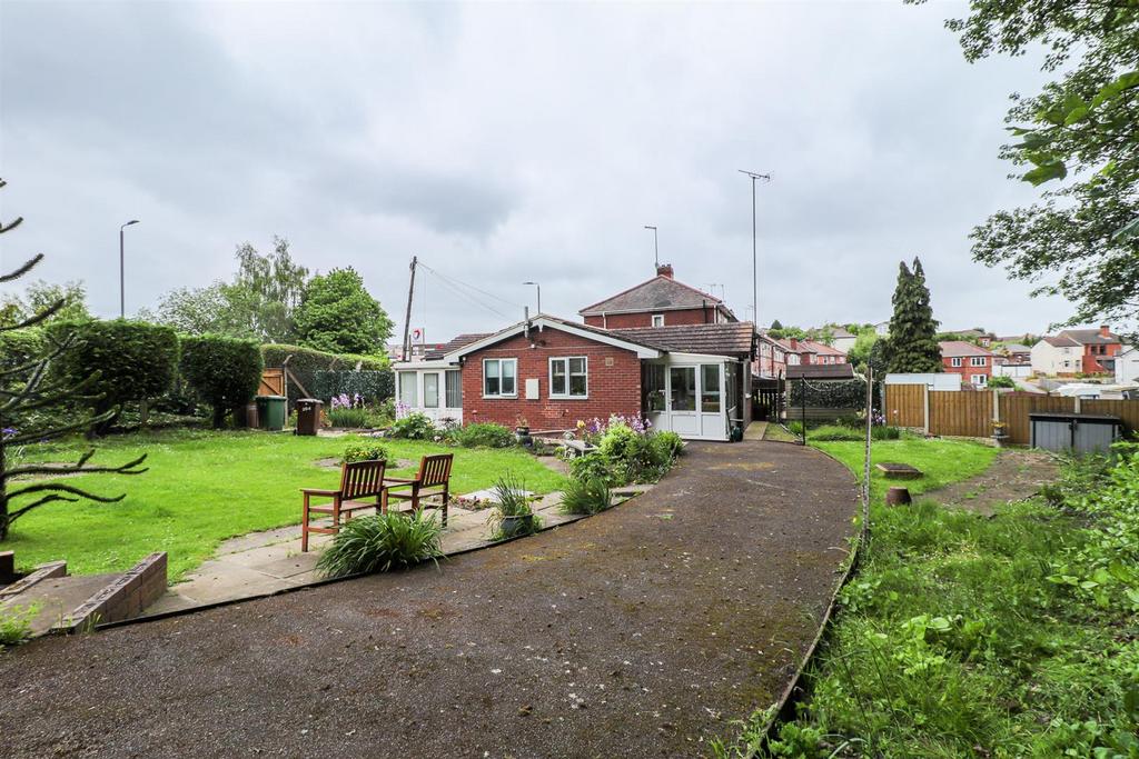 Ferrybridge Road, Pontefract WF8 2 bed detached bungalow for sale £