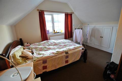 6 bedroom detached bungalow to rent - Walford Road, Uxbridge