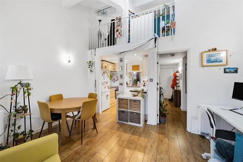 1 bedroom apartment for sale, Lexington Building, Fairfield Road, London