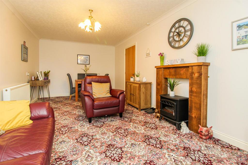 Fairway Gardens, Normanton WF6 2 bed semidetached bungalow for sale £145,000