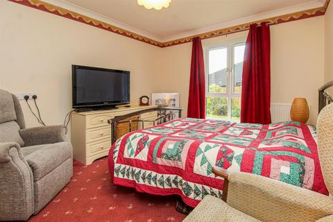 2 bedroom semi-detached bungalow for sale, Fairway Gardens, Normanton WF6