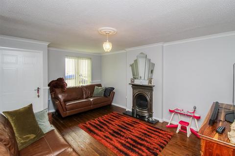 3 bedroom end of terrace house for sale, Kirkcaldy Fold, Normanton WF6