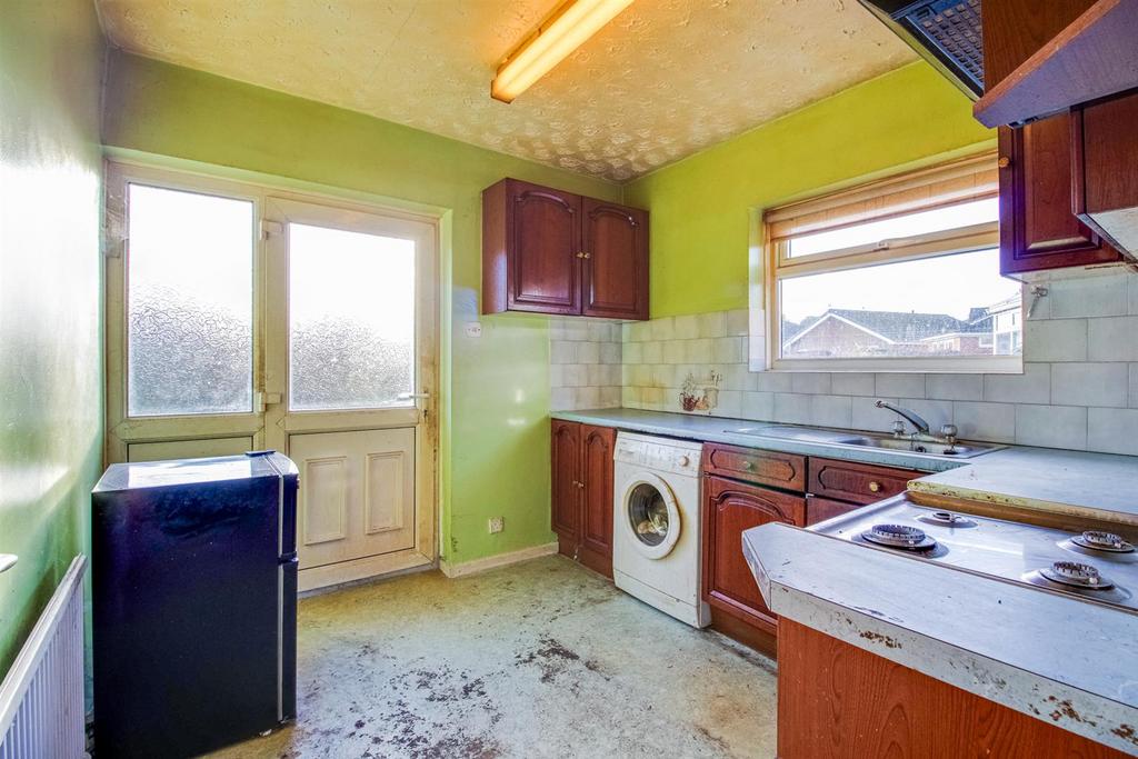 Fairway Drive, Normanton WF6 2 bed semidetached bungalow for sale £175,000