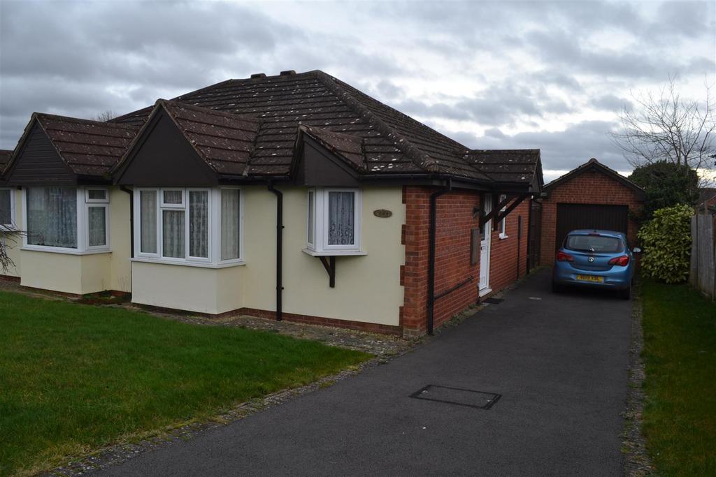 Buckfield Road, Leominster 2 bed semidetached bungalow £200,000