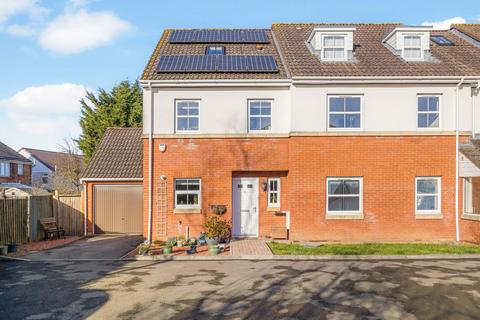 3 bedroom end of terrace house for sale, Sturmy Close, Brentry