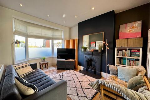 3 bedroom semi-detached house for sale - Daresbury Road, Chorlton