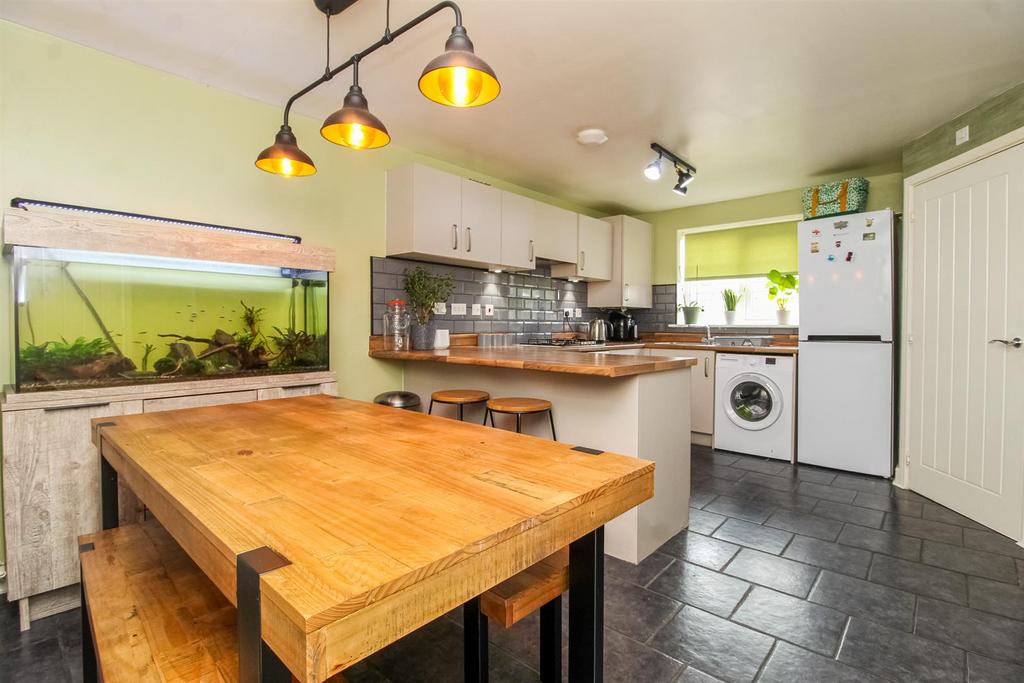 Alder Crescent, Normanton WF6 3 bed semidetached house for sale £230,000