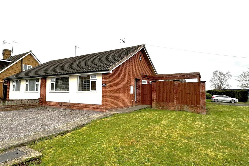 Beaumont Road, Springbank, Cheltenham 2 bed semidetached bungalow for sale £300,000