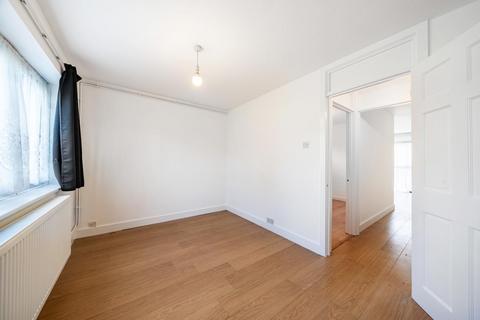 2 bedroom flat for sale, Ashford Court, Whitehorse Lane, South Norwood